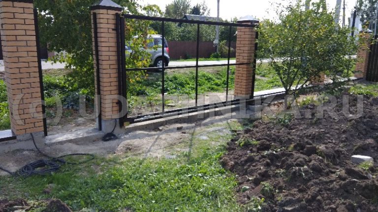 Как говорится - глаза боятся руки делают, еще и дерево посередине заезда